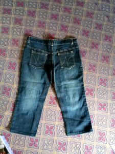 Embellished Capri Jeans