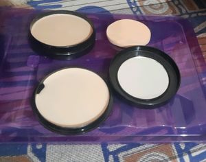 MAC Compact With Two Different And Beautiful Shade