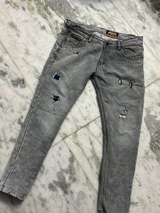 Men’s Jeans Damage