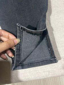 Levi’s Black Ankle Jean For Women