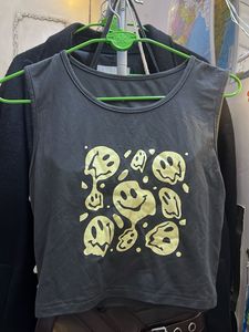 Smiley Face Graphic Crop Top