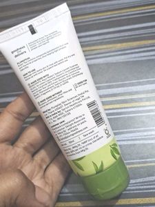 Plum Green Tea Pore Cleaning Face Wash