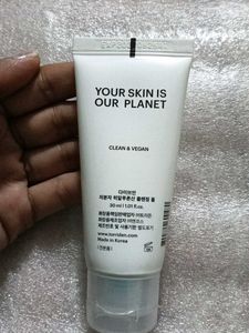 Low Molecular Hyaluronic Acid Cleansing Foam