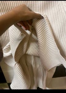 Cream Ribbed Sweatshirt