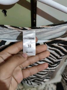 Tiger Print Crop Top Full Sleeve