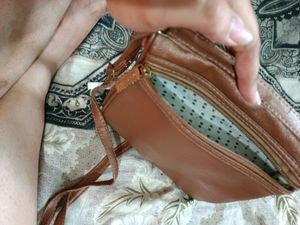 Golden Brown 🤎 Colour Travel Sling Bags✨✨✨✨
