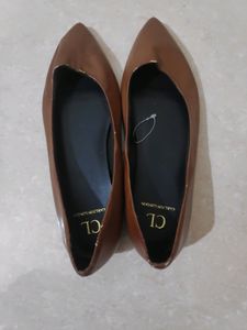 A Pair Of Cute Pointed Carlton London Bellies