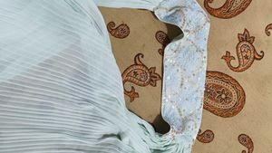 Libas Sequence Kurta Set With Potli