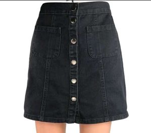 buttoned skirt