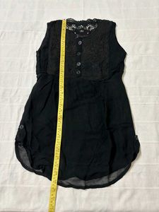 Lace Detailed Black Sleeveless Top