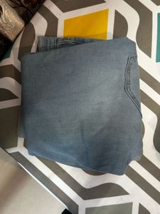Light Wash High-Waisted Jeans