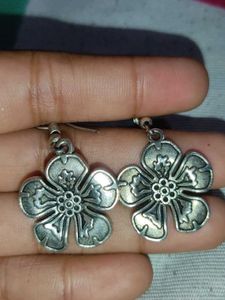 Flower Drop Earrings