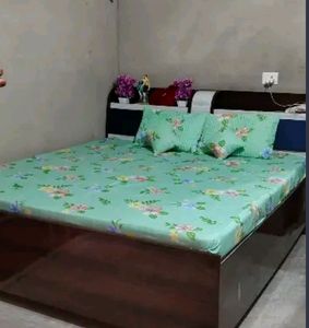 Double Bedsheet Set With Cushions