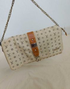 Louis Vuitton (Envelope) No Code