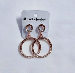 Girl&#39;s Round Earrings.
