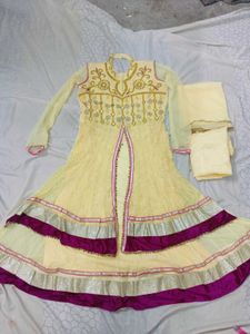 Elegant Cream &amp; Gold Embellished Gown Sets 3 Peace