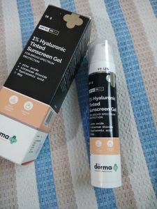The Derma Co Tinted Sunscreen