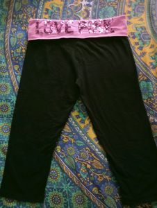 Offer For Black 3/4 Capri💞🖤