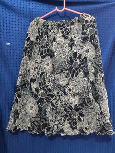 beautiful black and white floral skirt......
