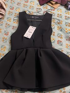 brand new Zara top