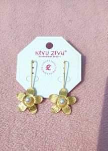 SALE 🆕Gold Flower Earrings