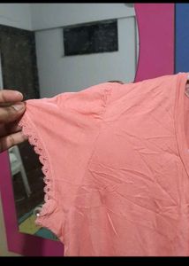 Women&#39;s T-shirt