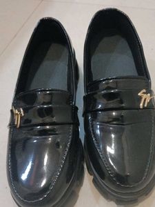 Shoes Which U Can Wear With Formals As Well Casual