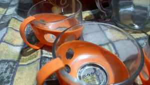 5 Pieces Set 4 Cups With 1 Jar