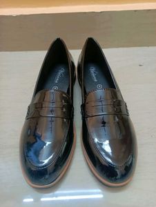Chic Black Penny Loafers
