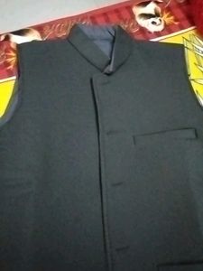Sleeveless Black Modi Jacket