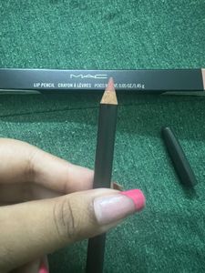 MAC Lip Liner “Boldly Bare”