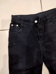 Black Capri Denim Jeans