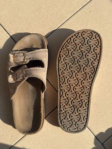 zudio Stylish Buckled Slides