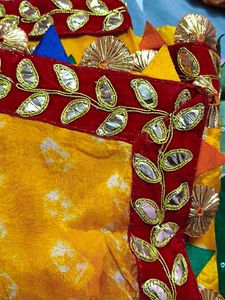 Bandhani Saree With Gotta Lace