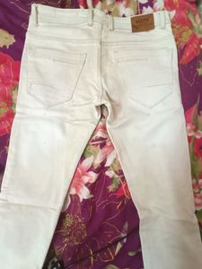 Accite Cream Jeans
