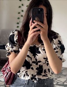 Puff Sleeves Top