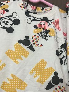 strachable branded new Mickey Mouse Outfit