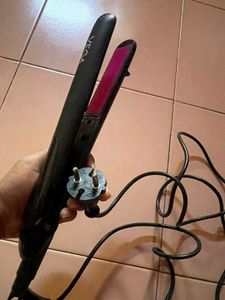 VEGA Hair Straightener