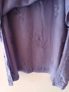 SHORT CHIKANKARI KURTA