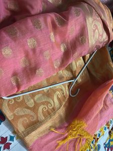 Elegant Pink &amp; Gold Silk Zari Dupatta