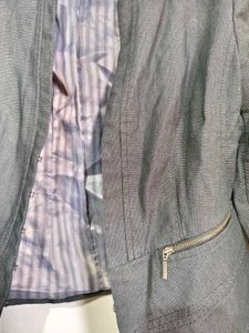 Stylish Gray Blazer 34"36"