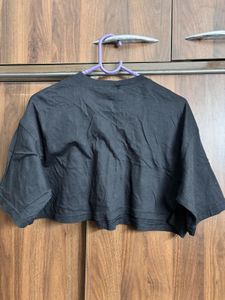 H&amp;M Women Black Cropped Boxy Tee