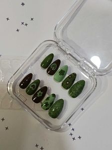 Forest Bloom – Handmade Press-On Nail Set