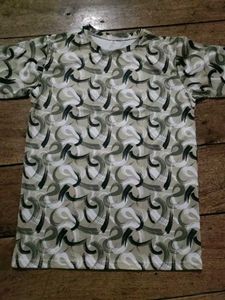 PRETTY WOMEN T-SHIRT