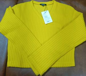 Street 9 Ribbed V-Neck Fitted Crop Top