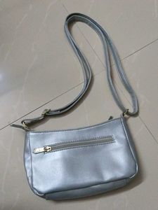 Caprese sling Bag