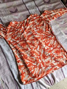 Cute  shoulder cutted top
