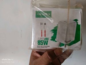Oppo SuperVOOC 85W Charger