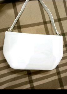 Classy White Bag 🤍