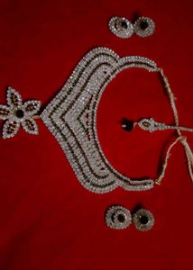 Womens Wedding Jewellery Set With Mang Tika